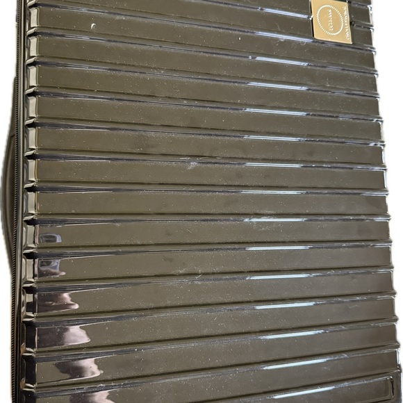 Bellami professional hair extensions case with two inside zippered containers - Picture 4 of 11